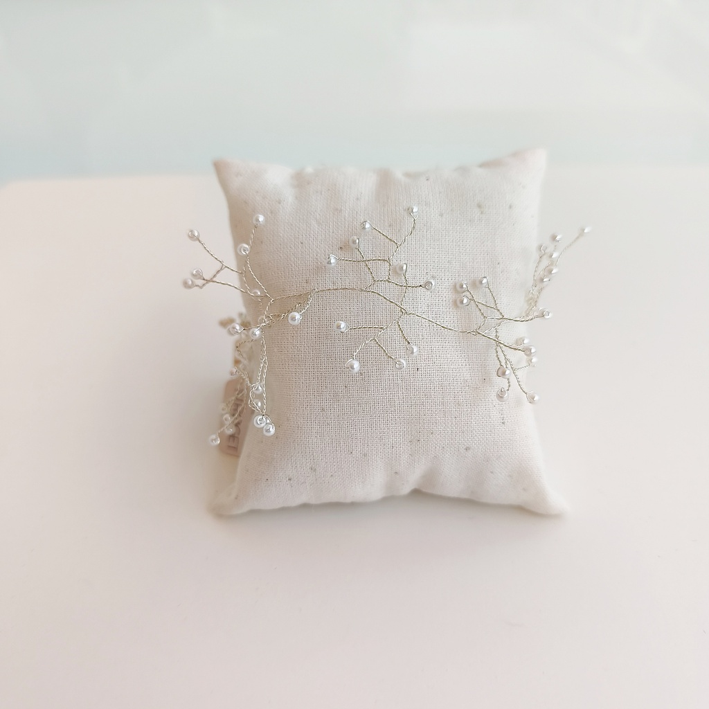 Brazalete Fantasia Perlas Blancas Plateado