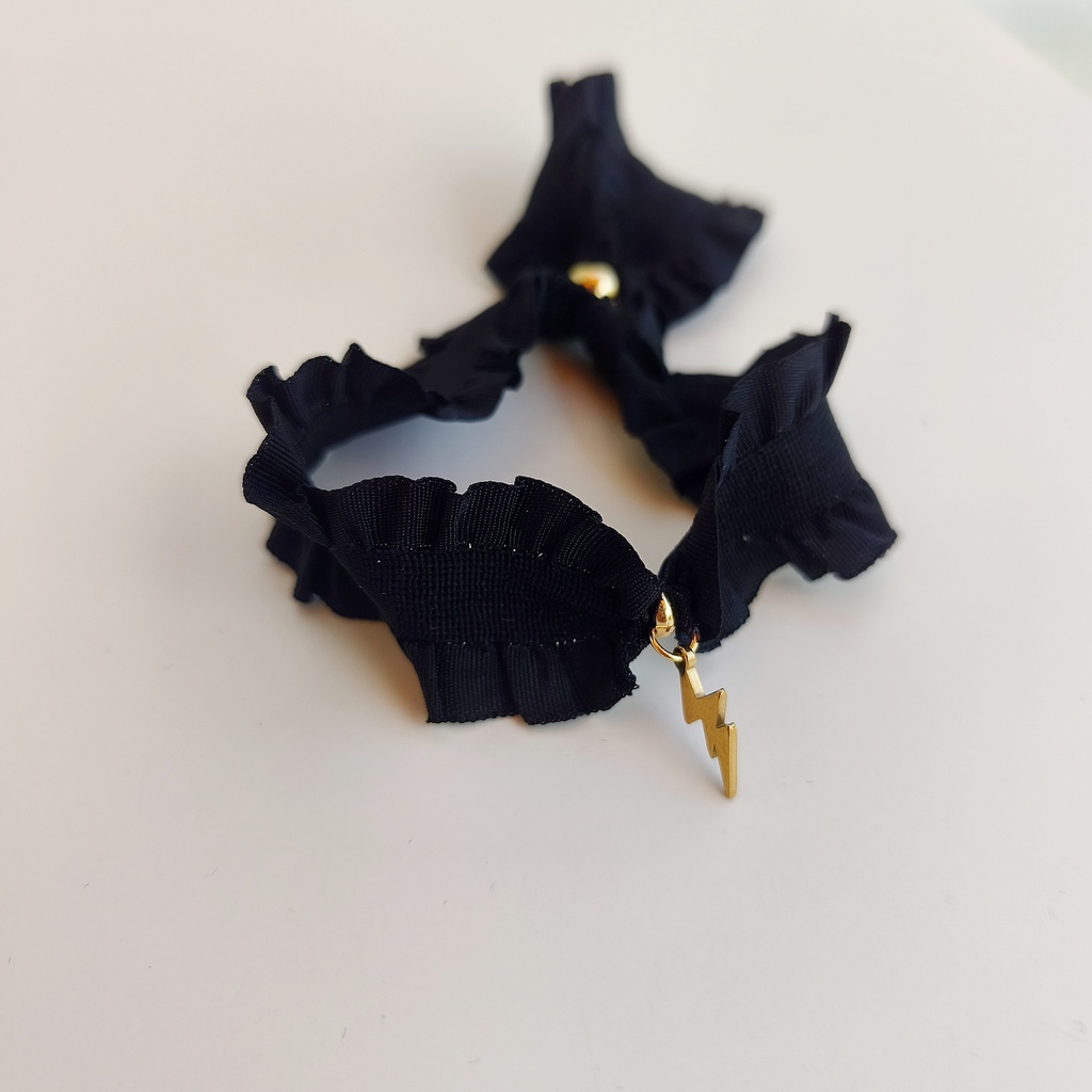 Pulsera Cinta Volante Gris Hoja (Dorado)