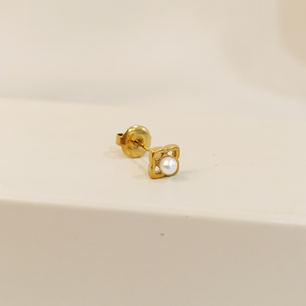 Pendiente Cuadrado Perla Dorado