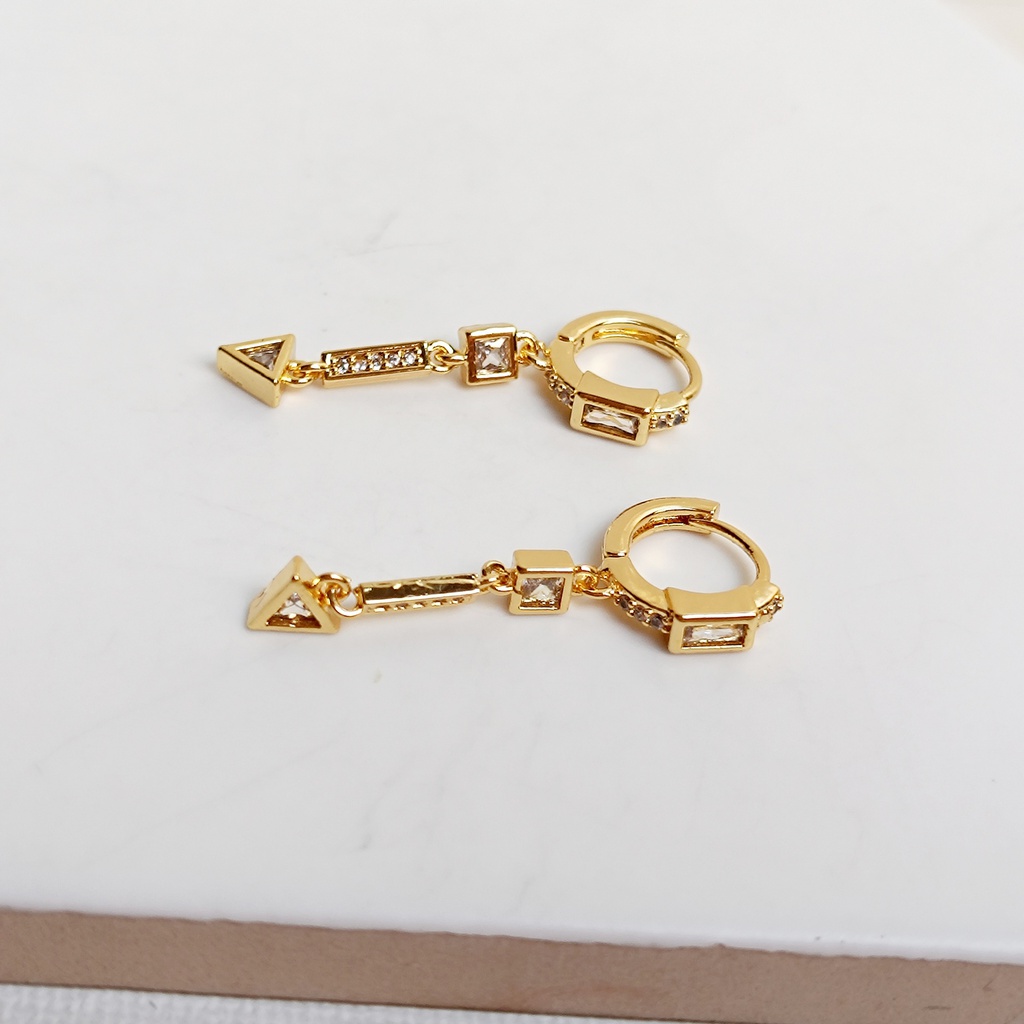 Aros Circonitas Charm Triángulo Cuadrado Dorado