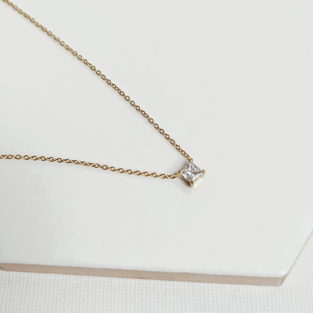 Collar Rombo Circonita Blanca Dorado