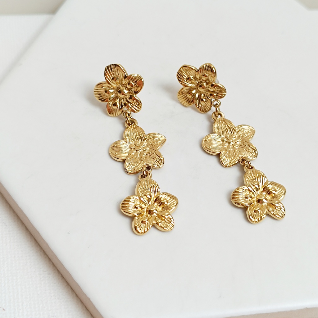 Pendientes Triple Flor Dorado