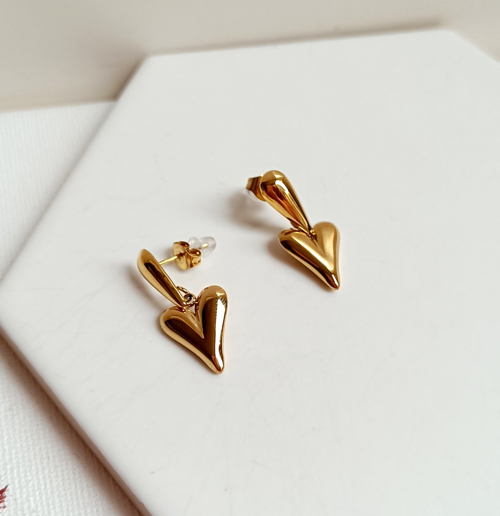 Pendientes Pequeño Corazón Y Gota Dorado