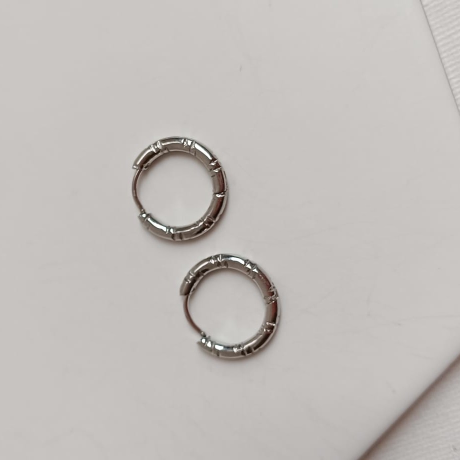 Aros Básicos Con Relieve Plateado