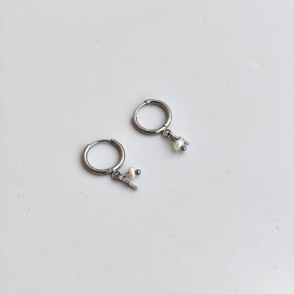 Arito Charm Rayo Con Perla Plateado