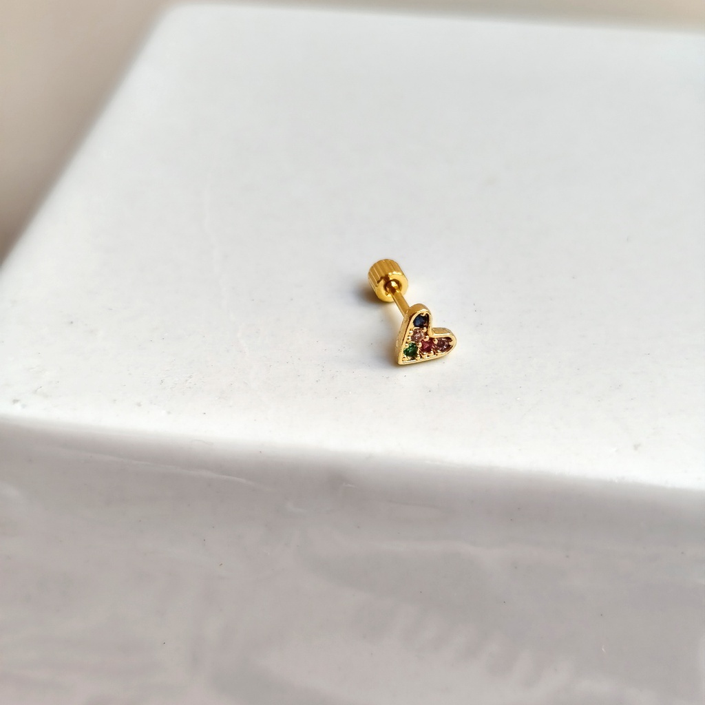 Pendiente Circonita Corazón Dorado (Rosca)