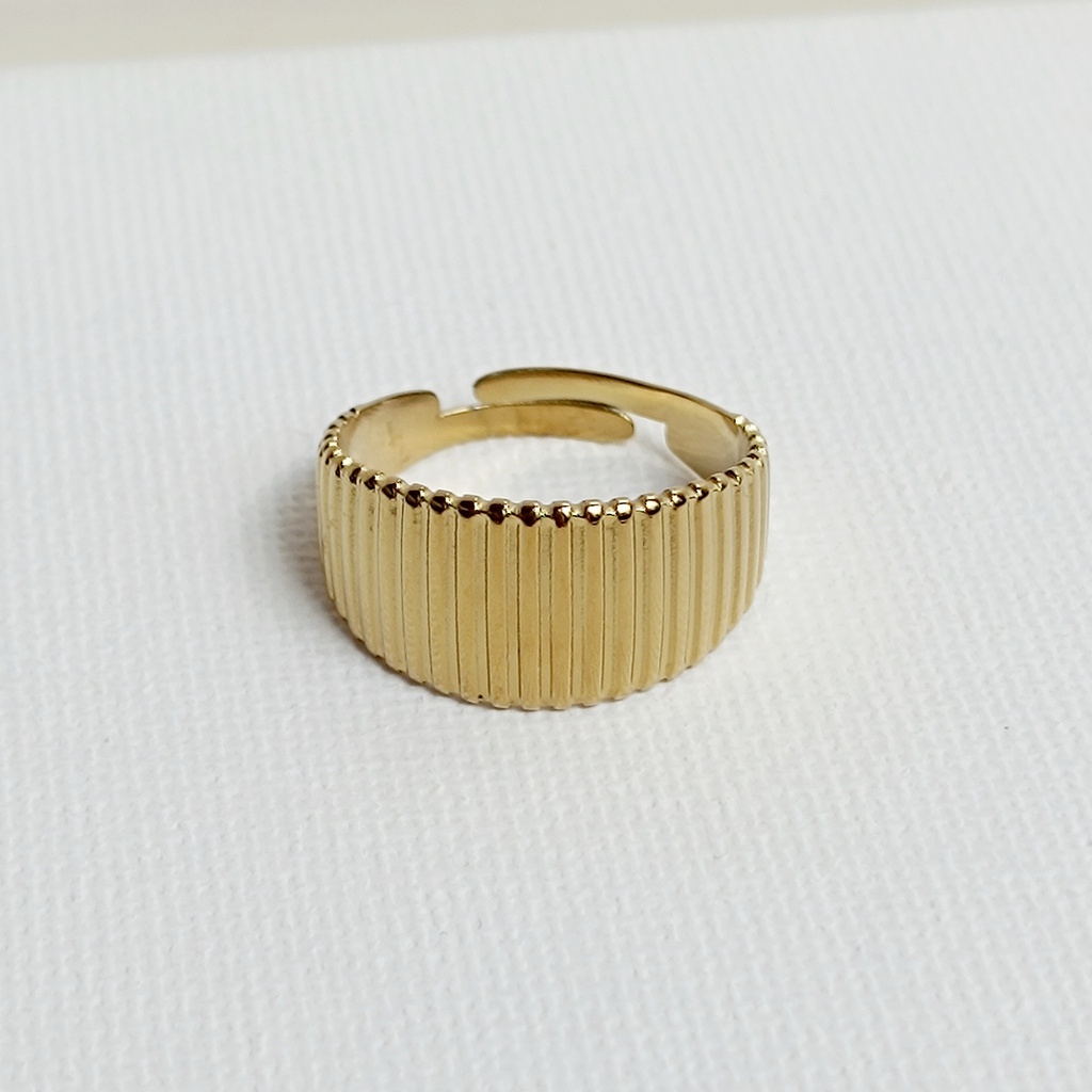 Anillo Ancho Plisado Dorado