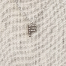 Collar Inicial Plateada Brillos Letra "F"