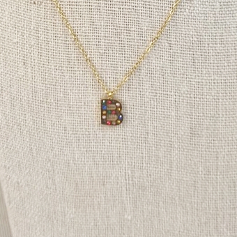 Collar Inicial Dorada Brillos Multicolor Letra "B"