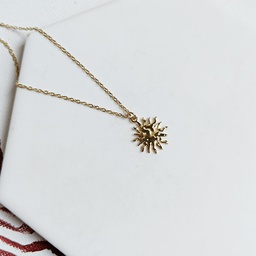 Collar Charm Sol Relieve Dorado